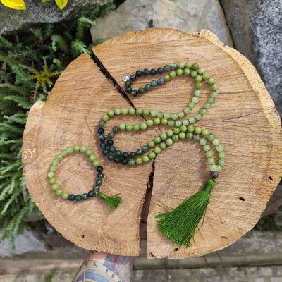 japa mala náhrdelník, minerální mala, buddhismus, joga, meditační, ruční výroba ,ručně vyráběné, náramky, náhrdelníky, minerály, zelený, zelená, náhrdelník, jadeit